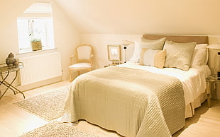 white bed room during daytime HD wallpaper